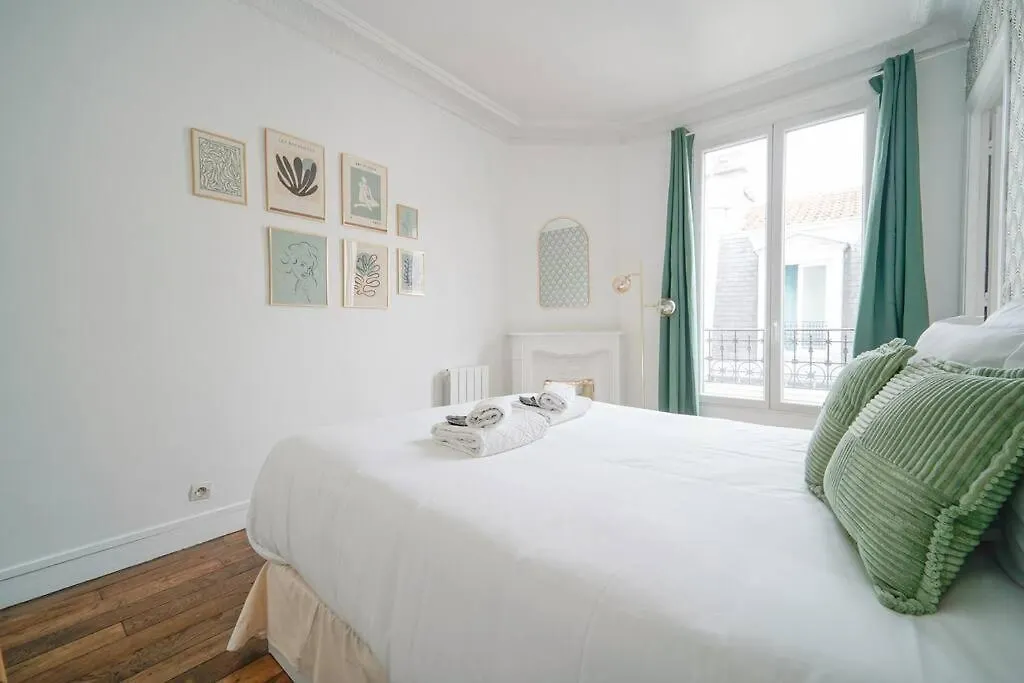 Apartment Proche Vaugirard - Sauge - II Paris 0*,  France